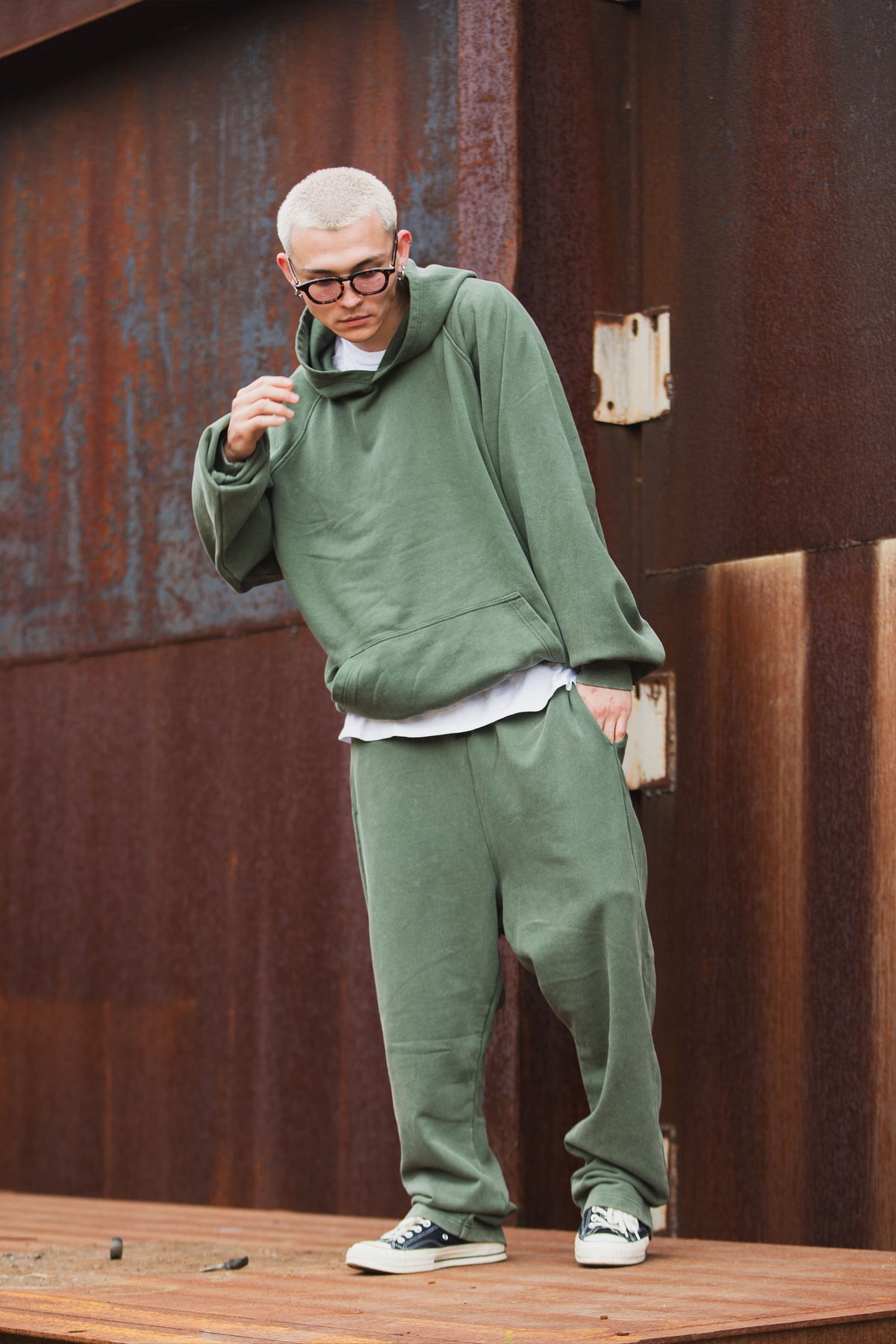 FADE PLAIN EMBROIDERY SWEAT PANTS