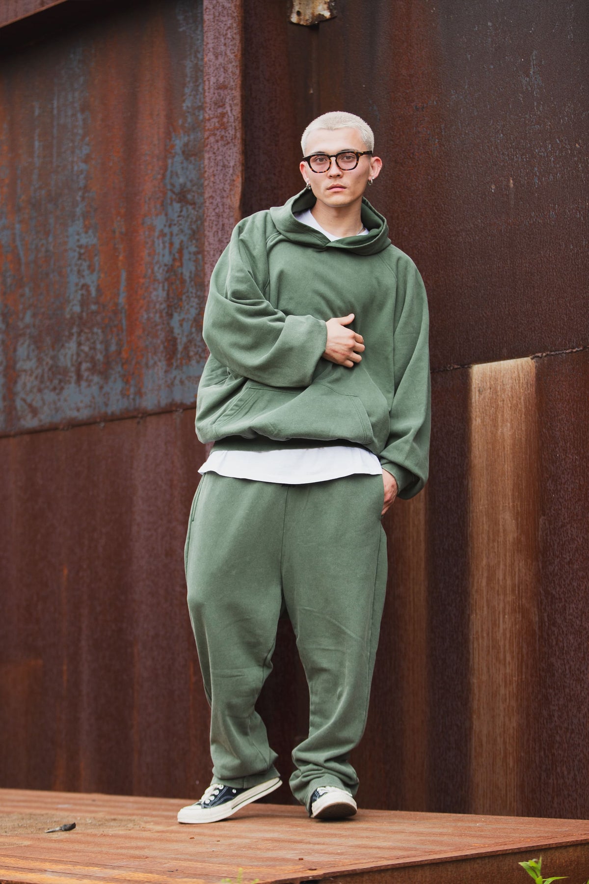 FADE PLAIN EMBROIDERY SWEAT PANTS