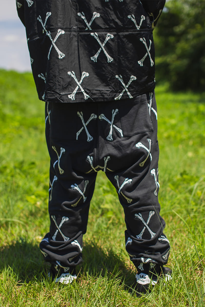 MAYO CROSS BONES EMBROIDERY SWEAT PANTS -  BLACK