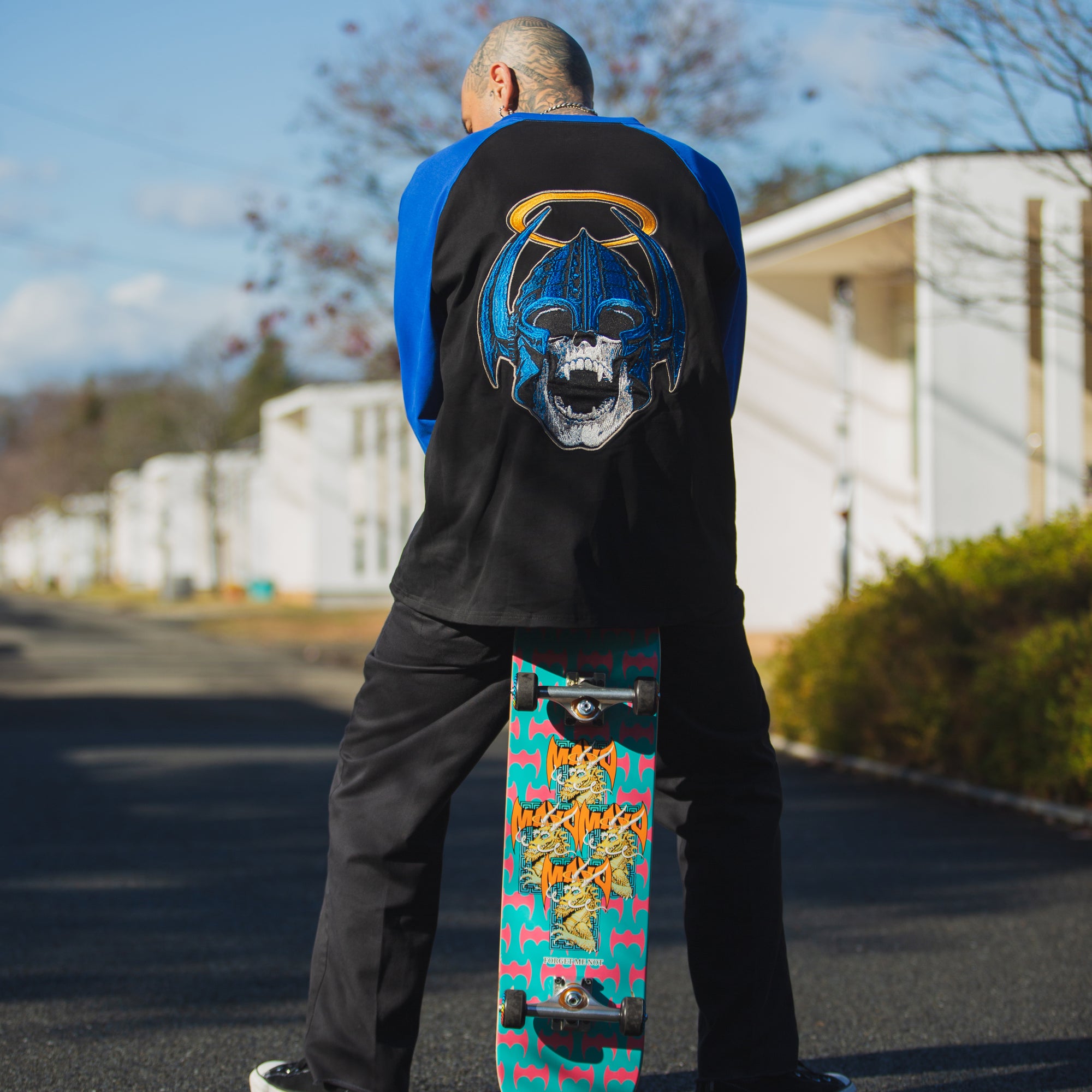 Forget Me Not Skull Embroidery Raglan Long Sleeve Tee - BLACK×BLUE