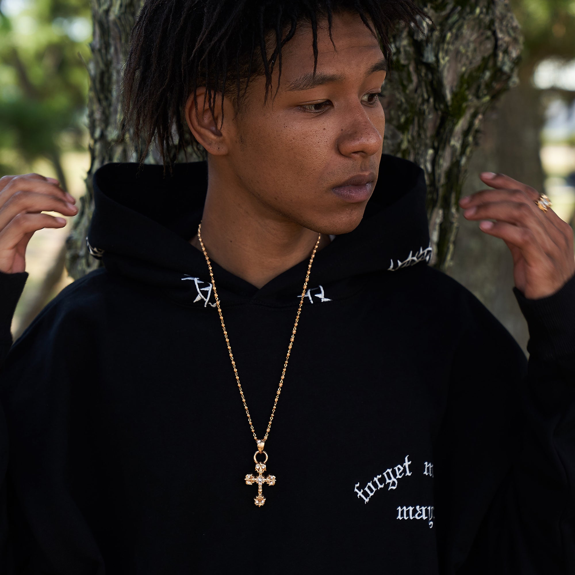 Forget me not embroidery HOODIE - BLACK